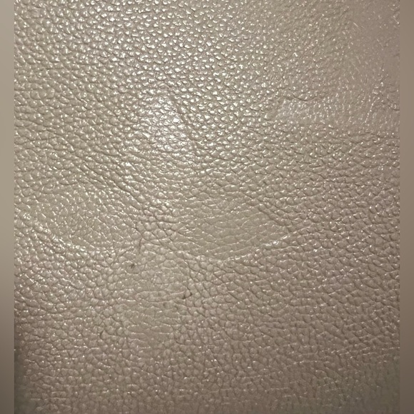 Sold Louis Vuitton Monogram Empreinte On the Go MM Tourterelle/beige. W/dusty - Picture 7 of 13